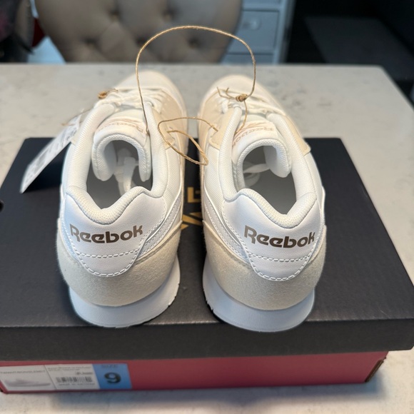 NWT- Women’s Reebok Ultra Flash White and Cream Sneakers Size 9 - Picture 4 of 7